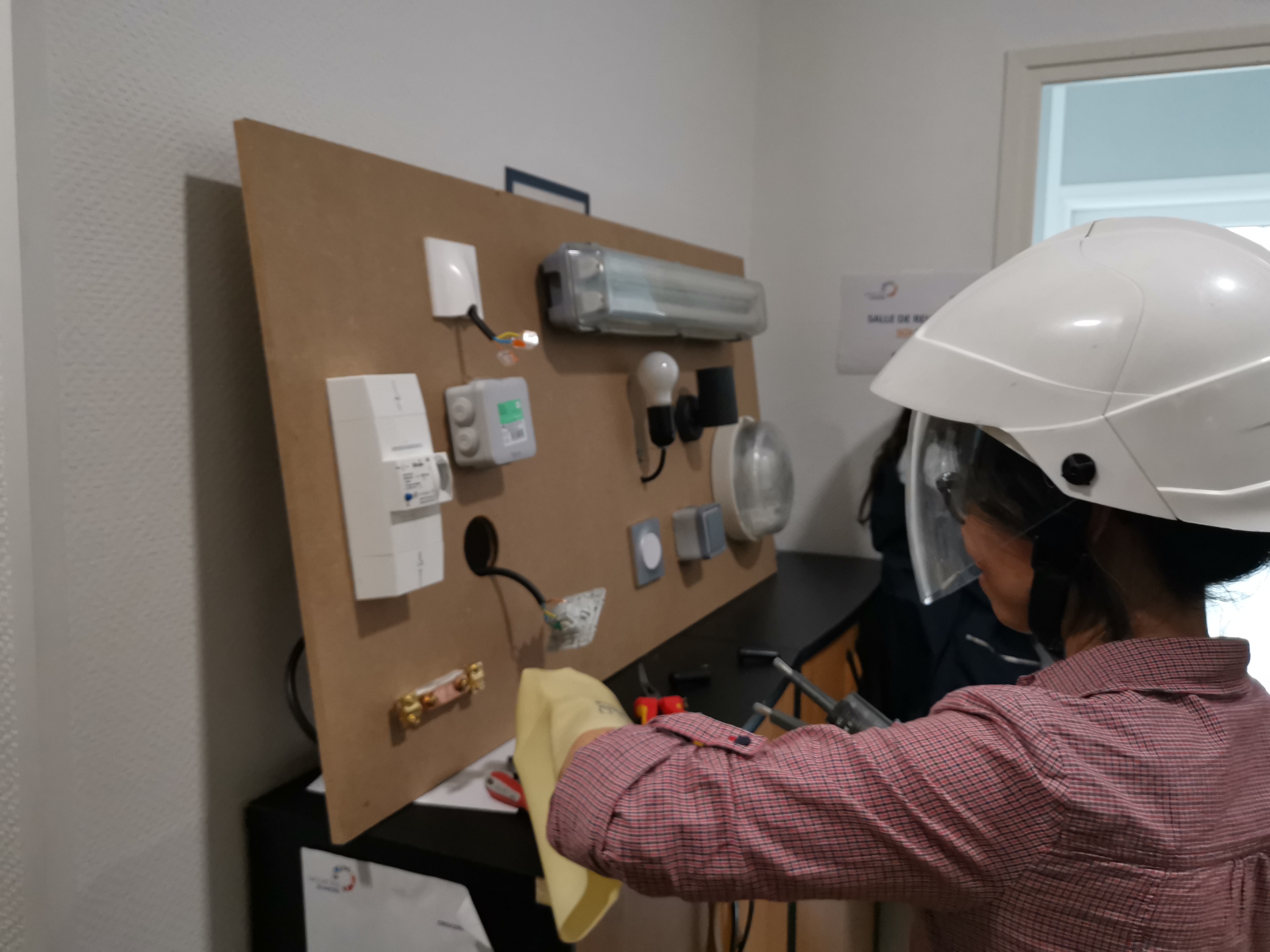 Recyclage Habilitation électrique BR B1 B2 BC (personnels électriciens)